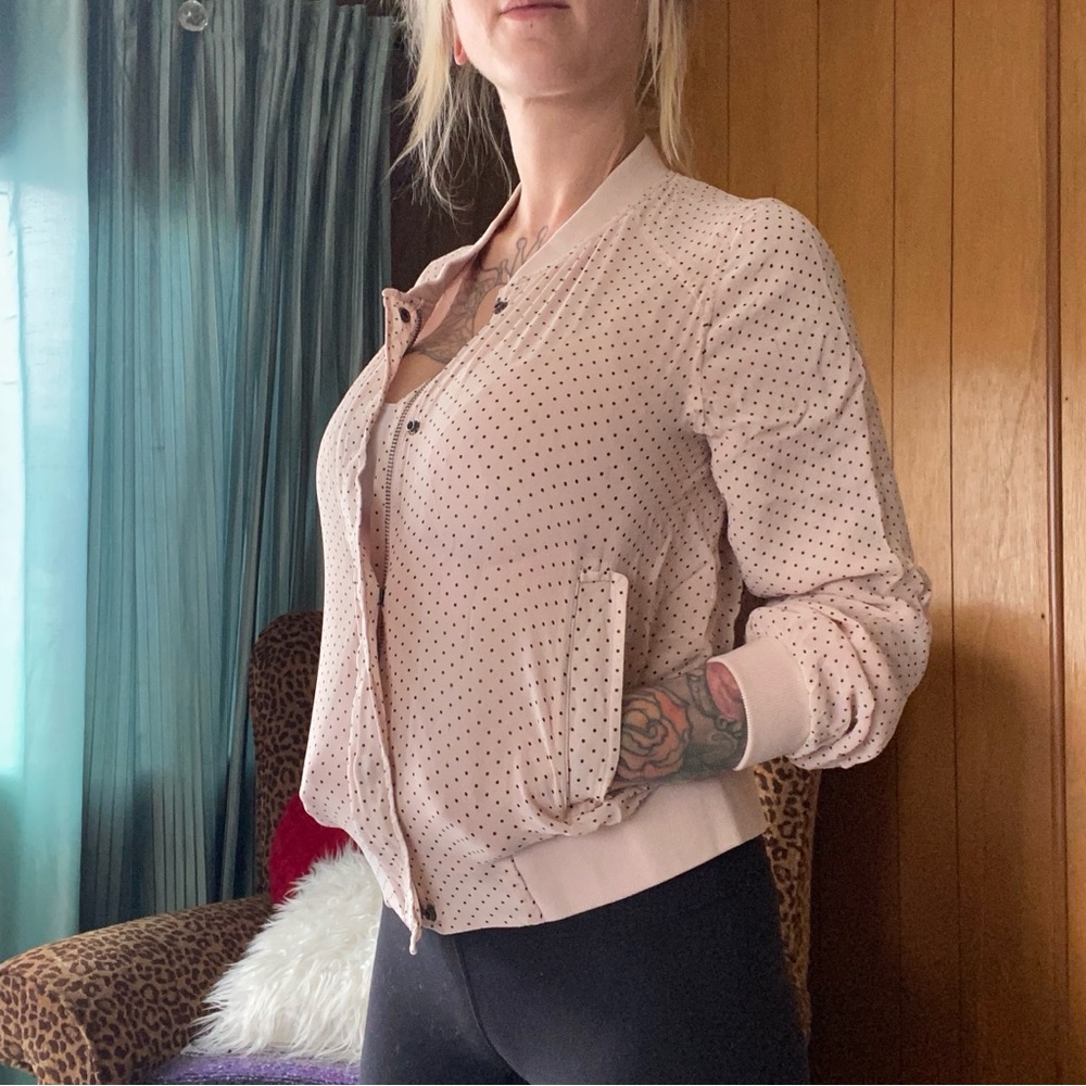 Club Monaco lightweight pink patterned lightweight jacket with pockets